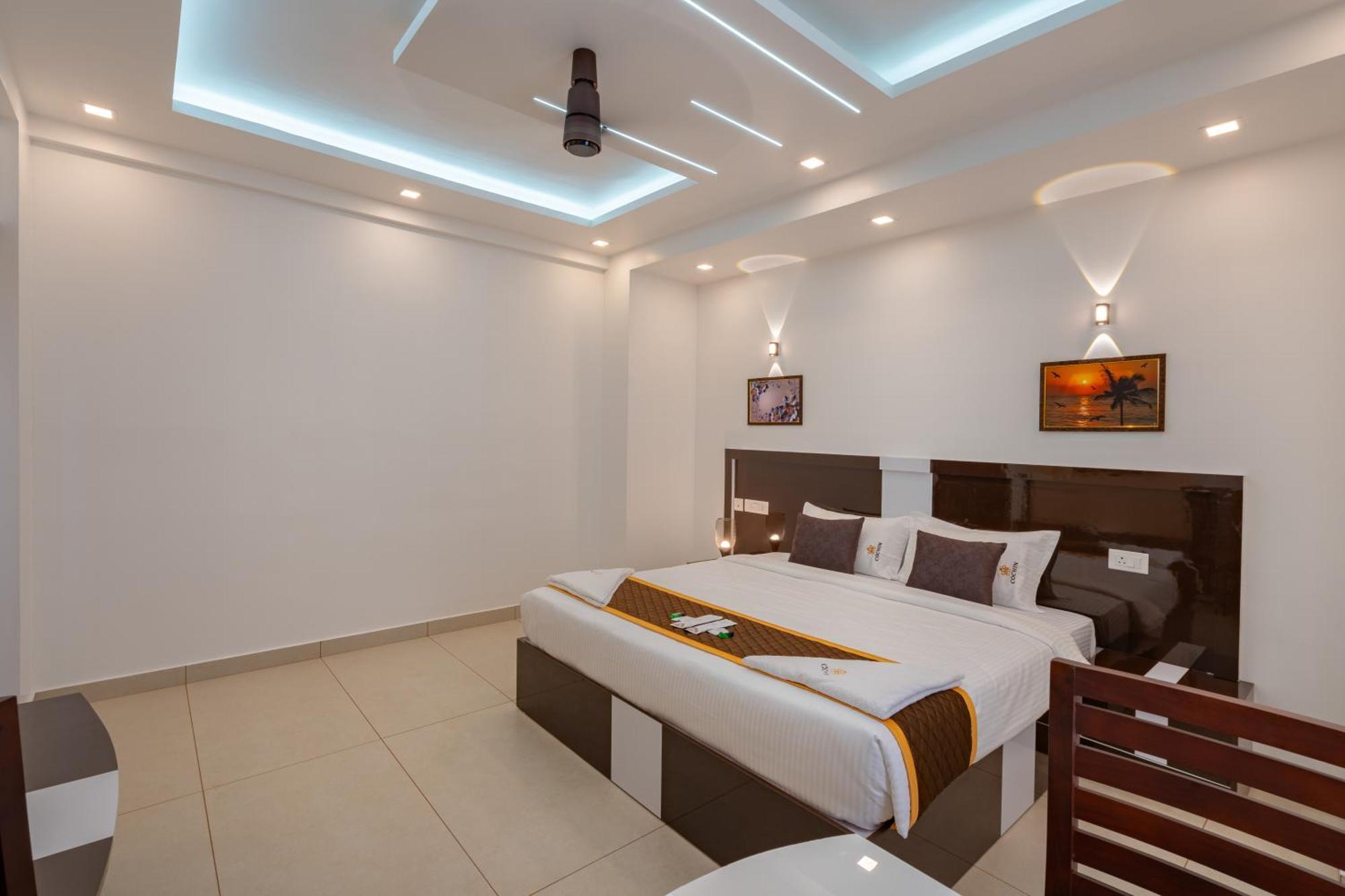 Cochin Airport Hotel Kochi Exterior photo