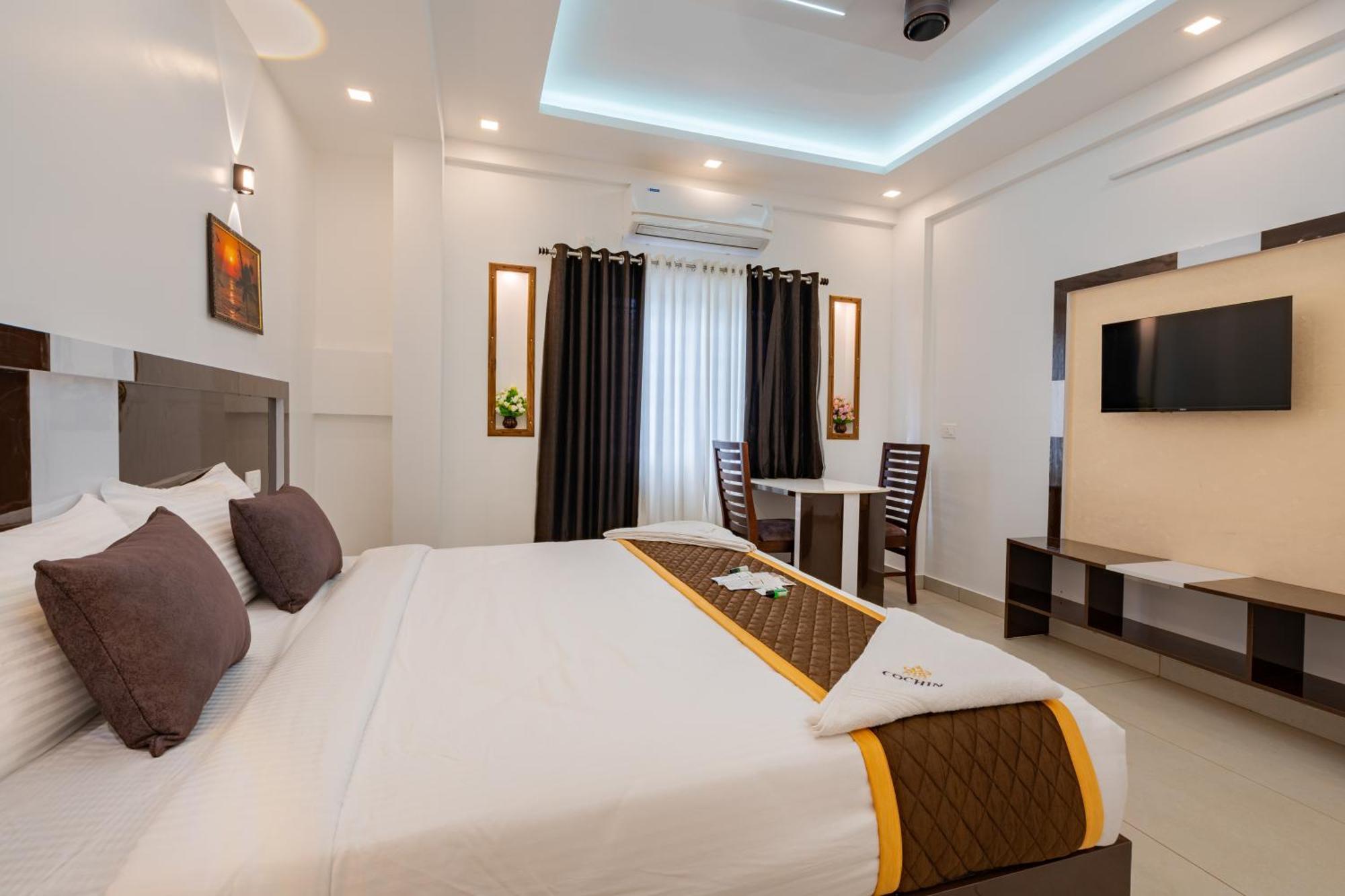 Cochin Airport Hotel Kochi Exterior photo